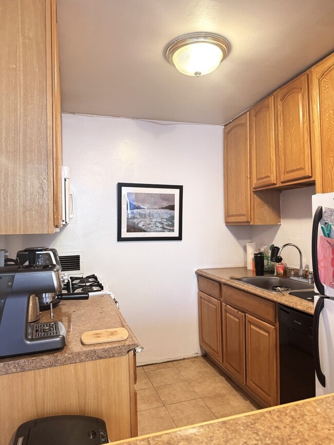 Building Photo - 280 Marin Blvd