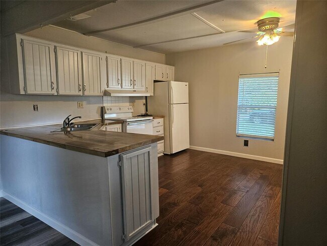 Foto del edificio - 11453 Underwood St