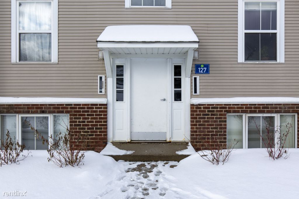 Primary Photo - 127 Fieldcrest St