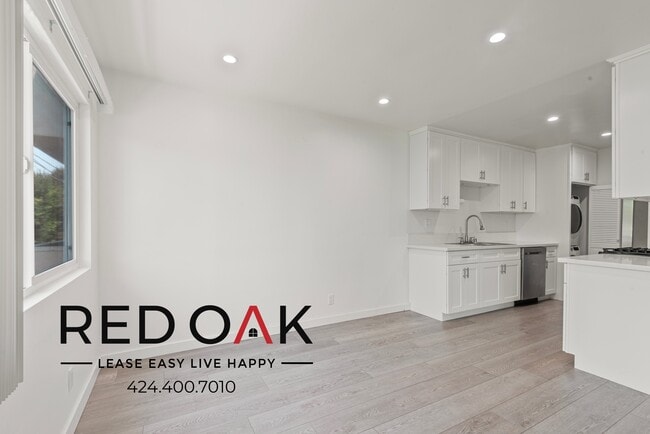 Building Photo - 1489 S Canfield Ave