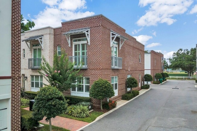 Building Photo - 474 Hazelnut Ct