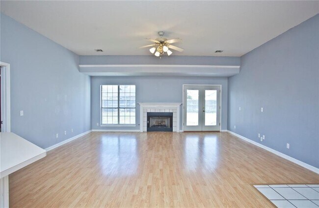 Building Photo - 281 Stein St