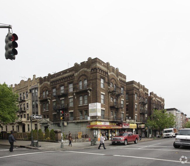 Foto del edificio - 796-798 Franklin Ave