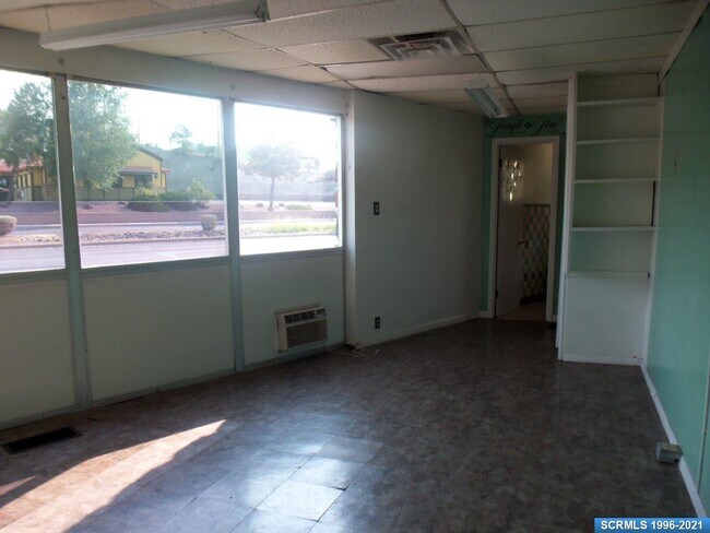Building Photo - 207 US-180