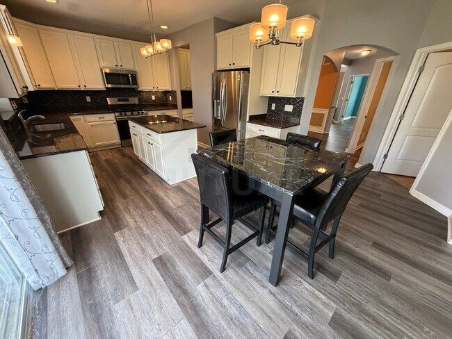 Foto del edificio - 26993 Maxwell Ct