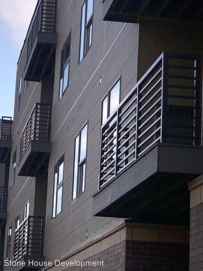 Foto del edificio - 2230 W Broadway