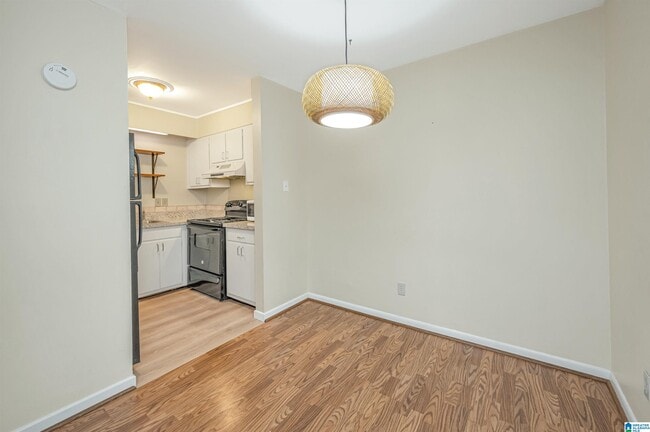 Building Photo - 2727 Highland Ave