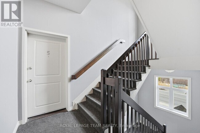 Photo du bâtiment - 10 Prestige Cir