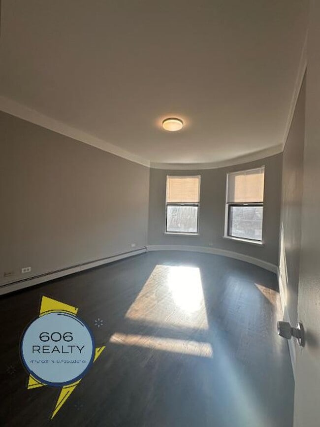 Building Photo - 5858 S King Dr
