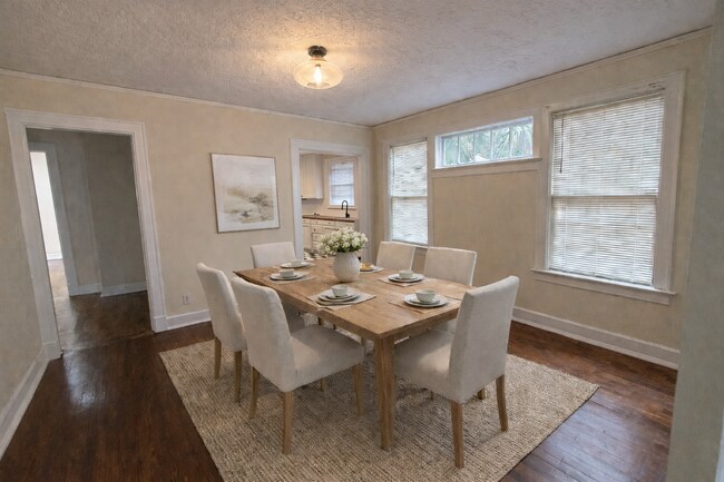 Comedor formal - 2589 Park St