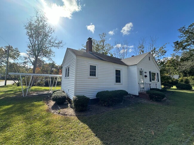 Foto del edificio - Modernized 3 bed 1 bath house