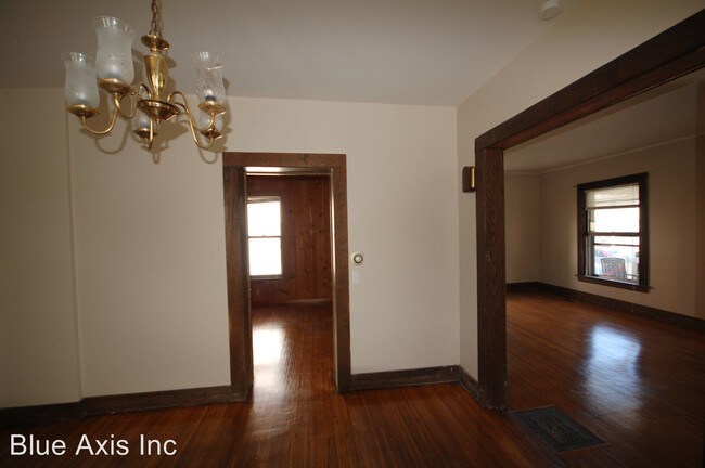 Foto del edificio - 226 E Commercial St