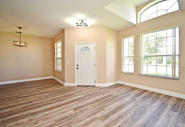 Foto del edificio - Lovely Remodeled 4/2 Home