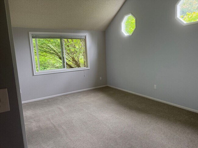 Foto del edificio - $3900.00 3 Bedroom 2.5 Bath Modern Style Home in Kirkland