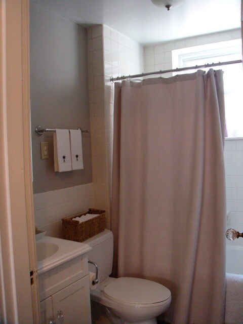 Bathroom - 1430 Woodland Drive