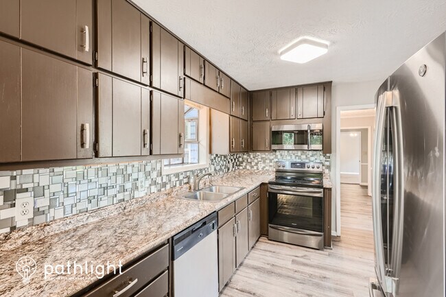 Foto del edificio - 215 Fairfield Circle, Fayetteville, GA, 30214