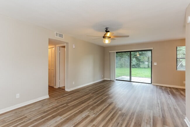 Building Photo - 8035 Naranja Dr W