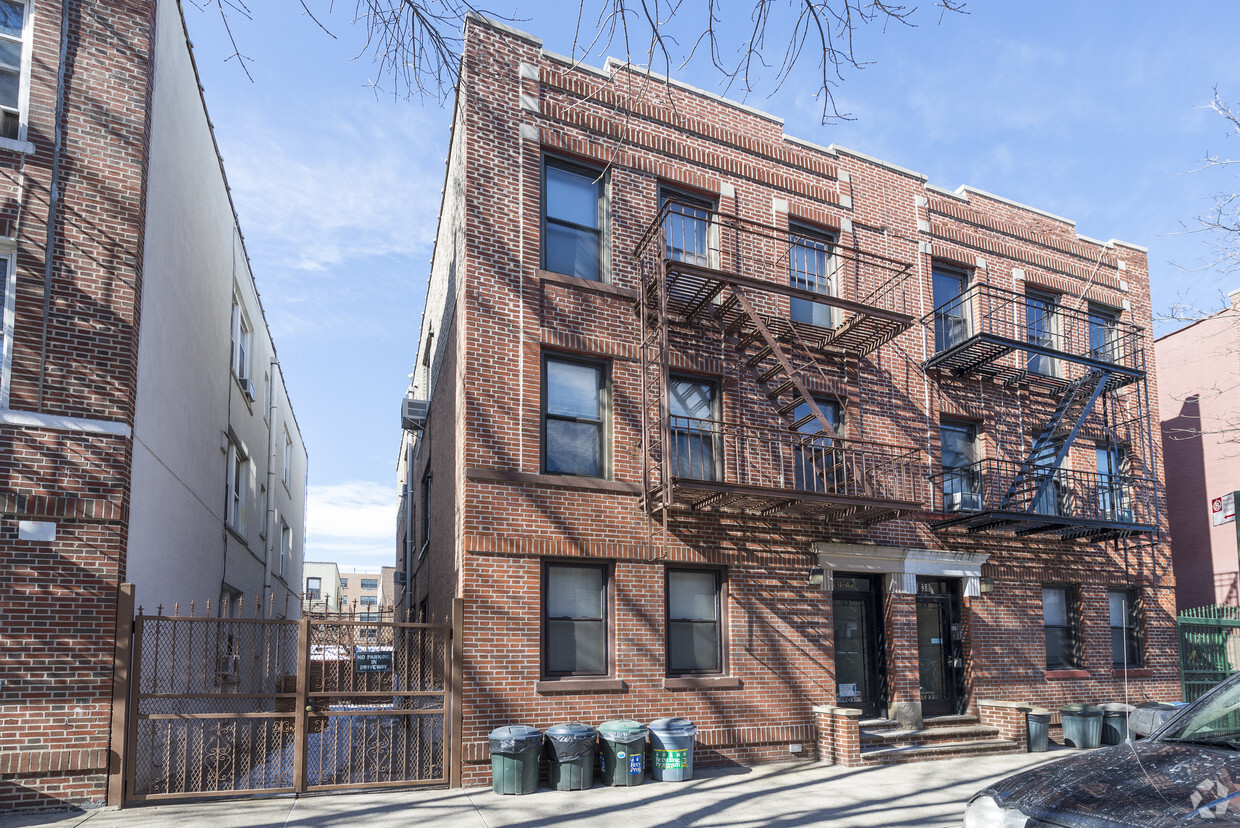 31-40 34th St, Astoria, NY 11106 - Apartments in Astoria, NY ...