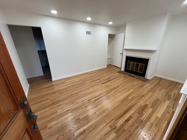 Sala de estar - 2120 Union Rd