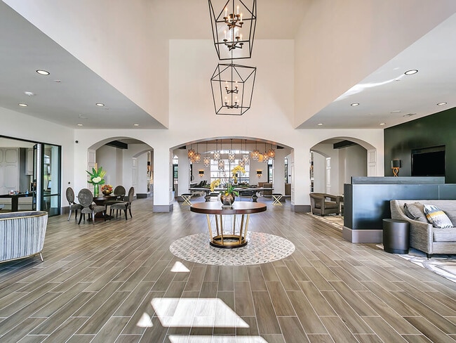 Building Photo - The Huntington Apartments