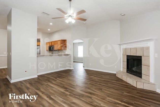 Building Photo - 14107 Summer Breeze Dr E