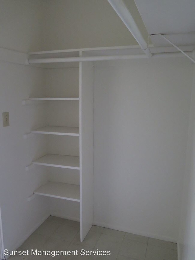 Building Photo - 3710 San Remo Dr