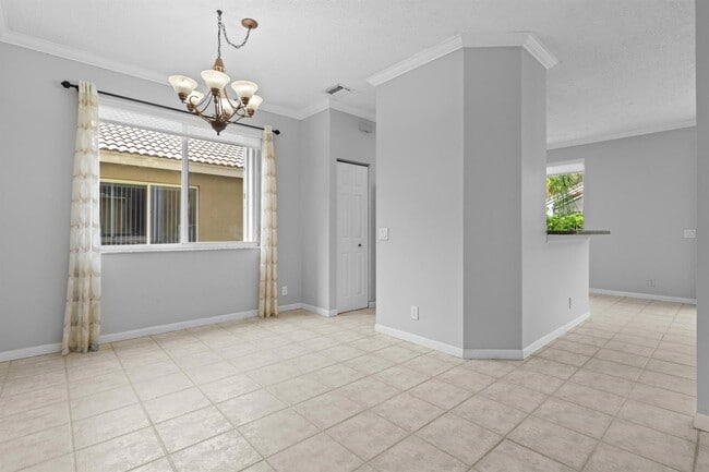 Building Photo - 4319 Greenbriar Ln