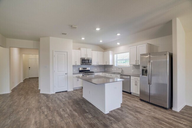 Building Photo - 3200 Windy Vane Dr