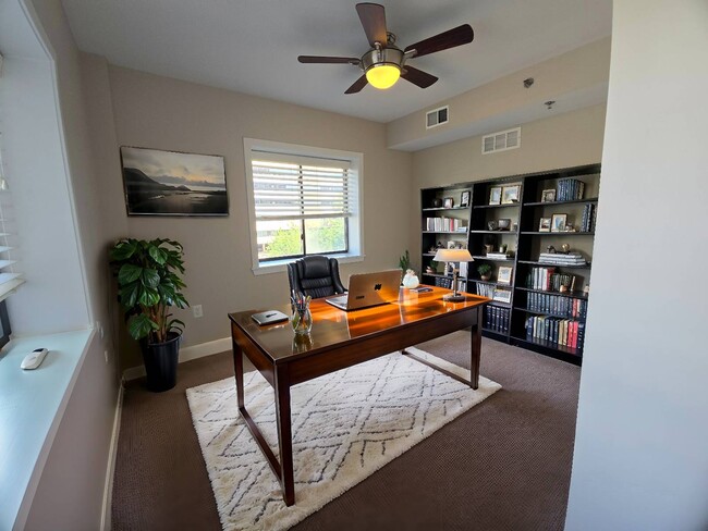 Building Photo - 4700 Roanoke Pkwy