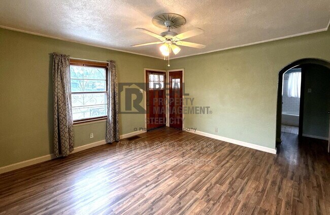 Foto del edificio - 1222 E 3rd St
