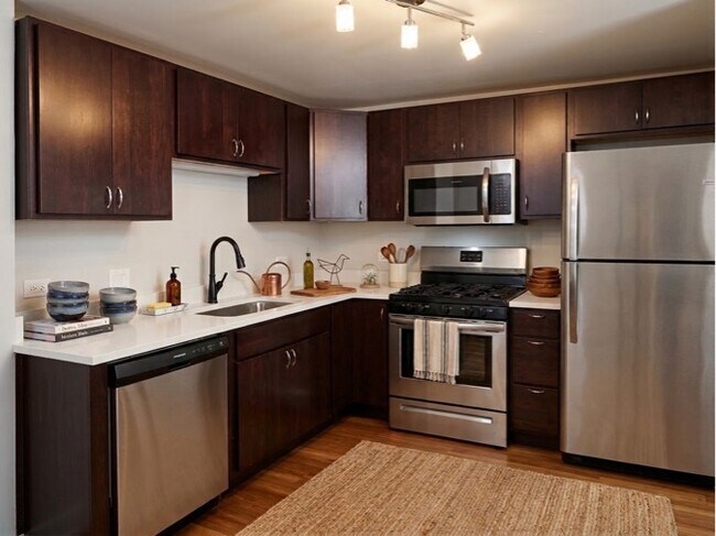 Foto del edificio - 6115 N Wolcott Ave
