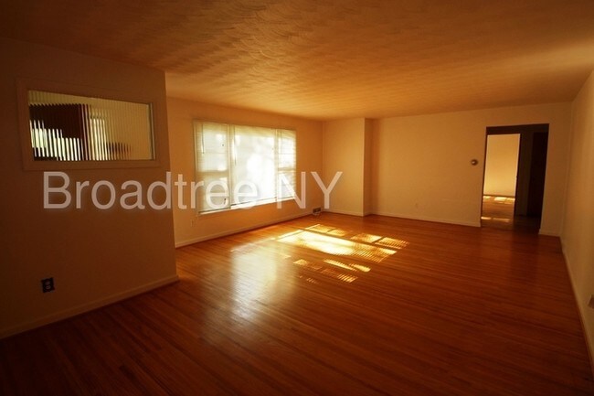 Building Photo - 94 Brookview Dr
