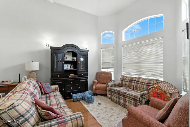 Building Photo - 12361 Tierra Arroyo Dr