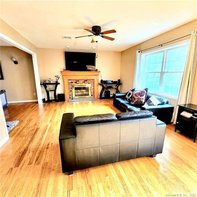 Foto del edificio - 3 Inwood Ln