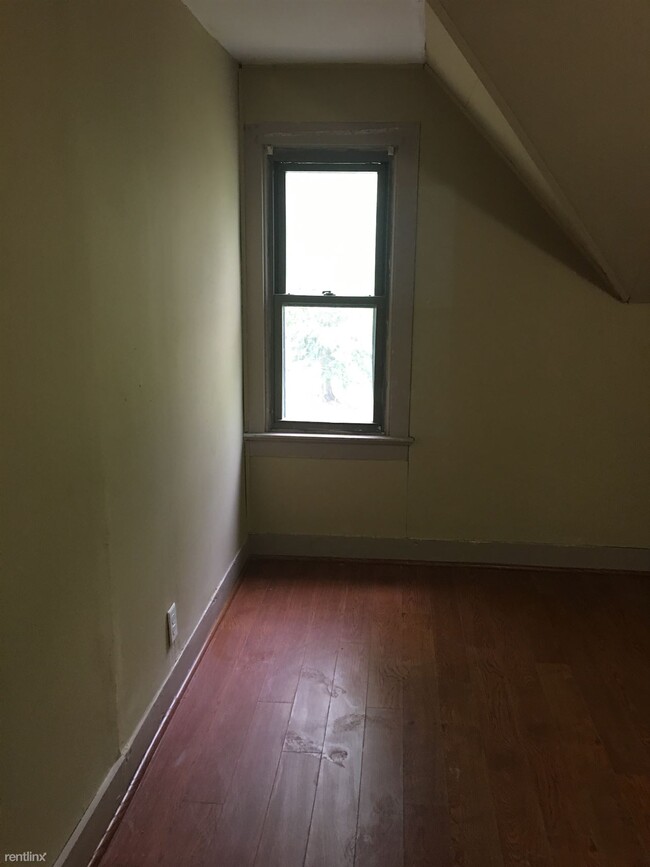 Foto del edificio - 4 br, 1 bath House - 1209 West 4th Street