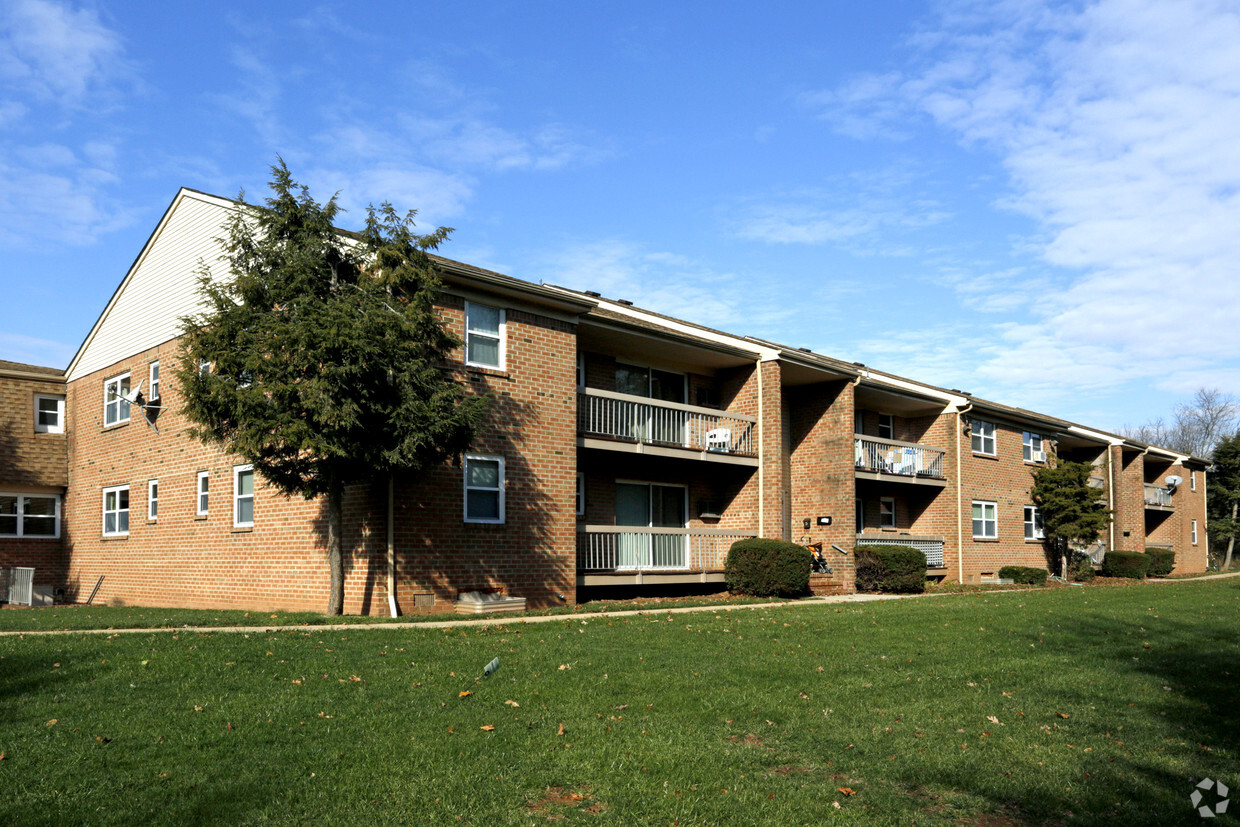 Kimberwyck Village Apartments in Hillsborough, NJ