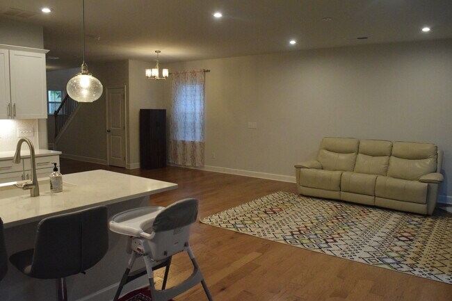 Foto del edificio - 5925 Pinnacle View Rd