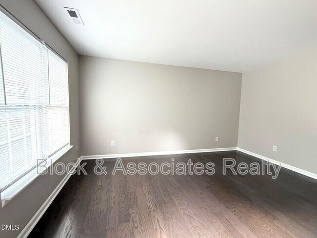Foto del edificio - 23 Red Ln