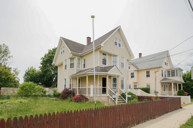 Building Photo - 134 Gorham Ave