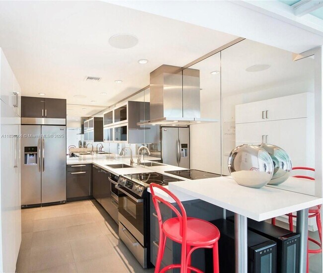 Foto del edificio - 6770 Indian Creek Dr