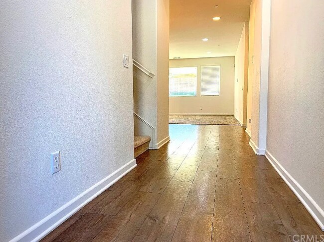 Building Photo - Outfield