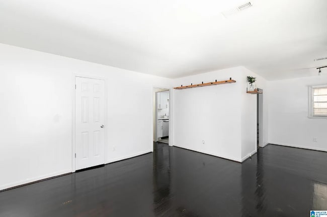 Foto del edificio - 244 10th Ave SW