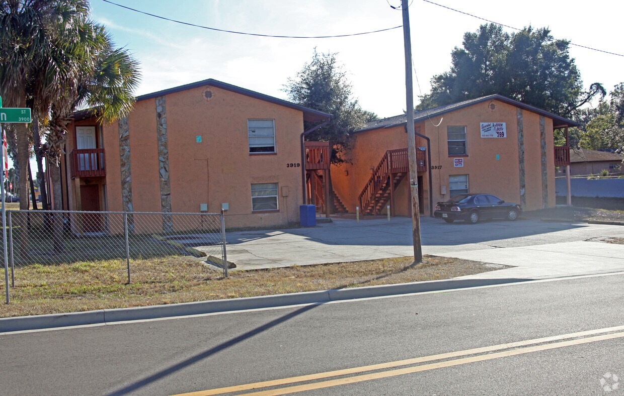 Building Photo - 3917-3919 E Fern St