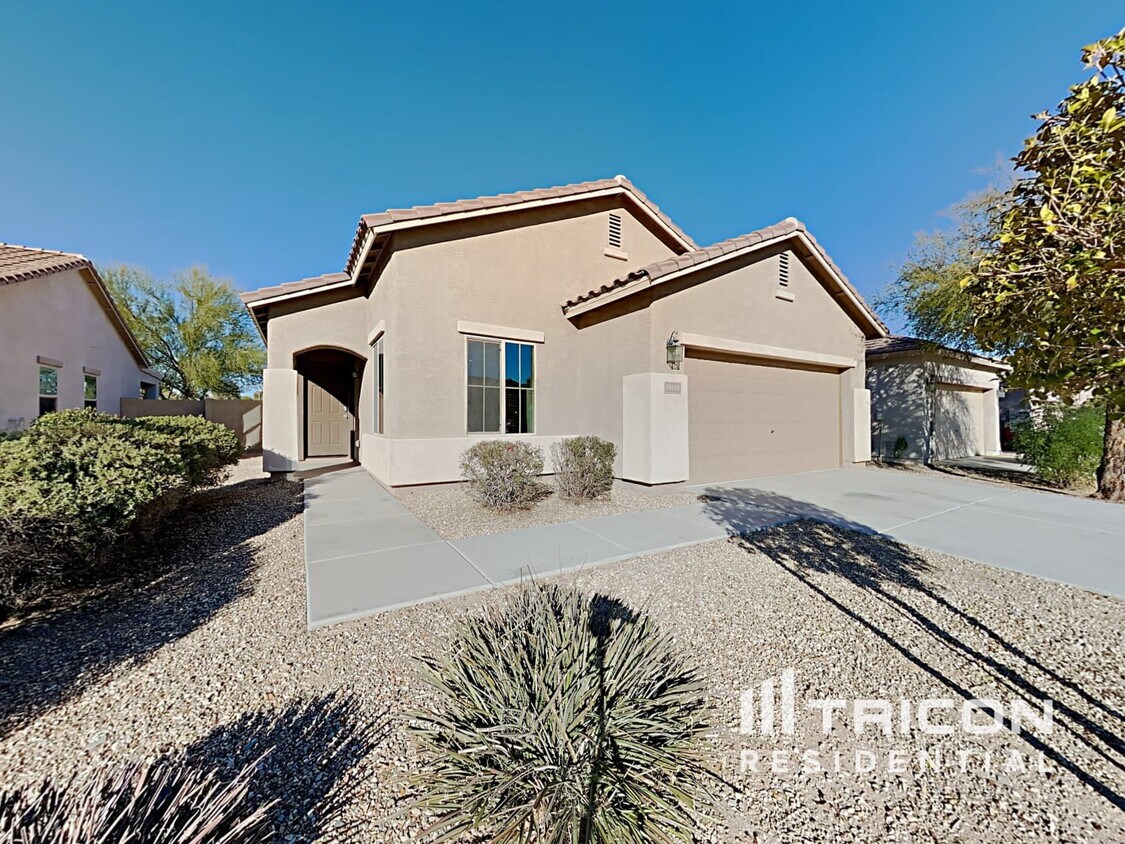 Foto principal - 19158 W Woodlands Ave