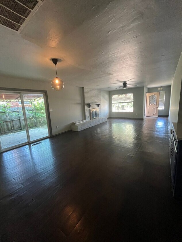 Primary Photo - 2 Bedroom Duplex NW OKC