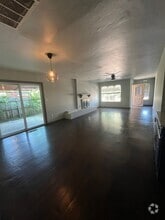 Building Photo - 3604 Willow Springs Dr
