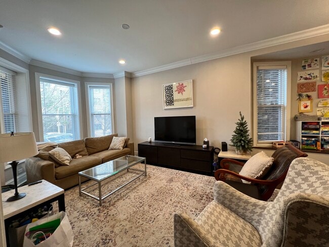 Foto del edificio - 3616 N Bosworth Ave