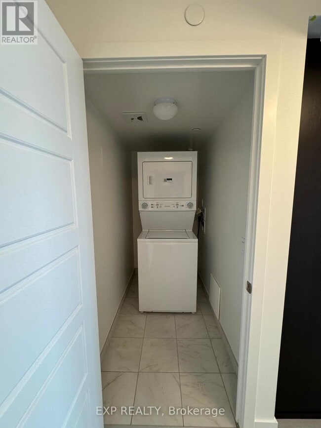 Building Photo - 1010 Sandy Beach Rd