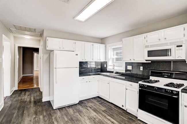 Foto del edificio - 1011 W 23rd St