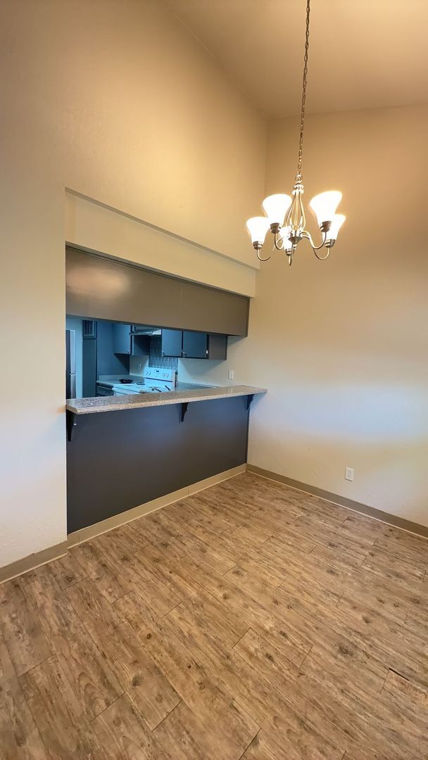 Foto del edificio - 2646 Pinedale #2 3 bed 1.5 bath Condo